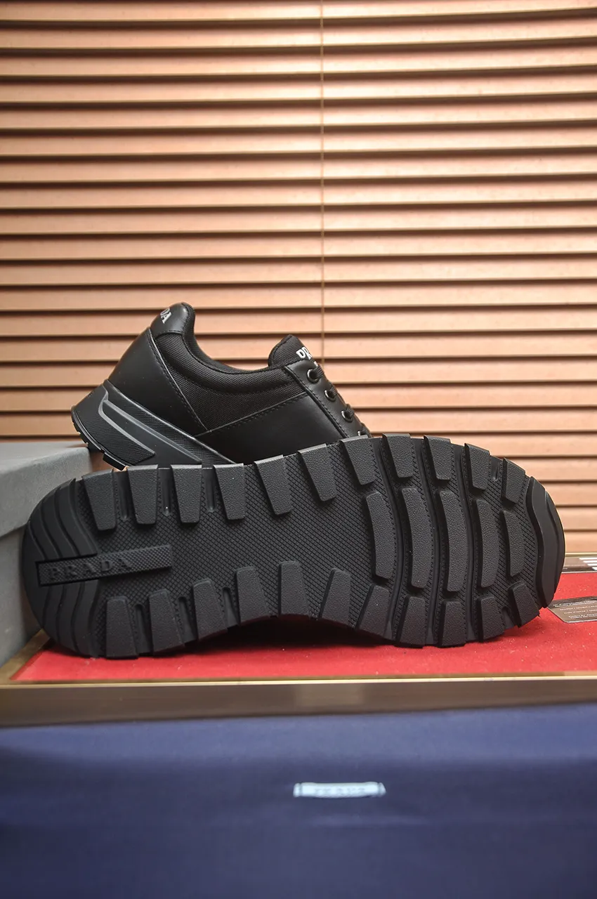 Men's shoes 💰580💶 [PRADA] Top original items, new seasonal styles, high-quality original items, top-grade high-mercerized cowhide combined with original breathable fabric + imported glue, imported stretch fabric inside with original cowhide feet, original thick outsole! Quality guaranteed! Code 38-45 (45 customized)